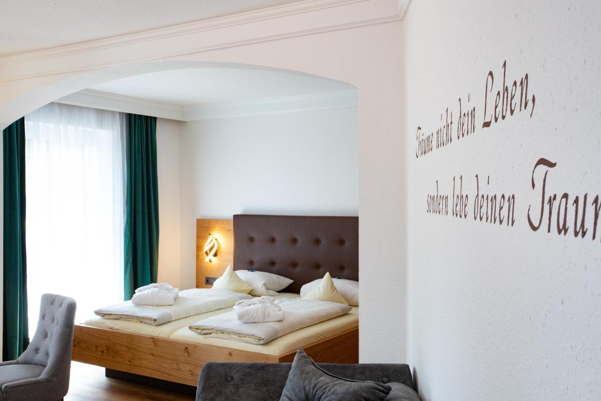 Graefliches Hotel Alte Post 바트 비른바흐 외부 사진