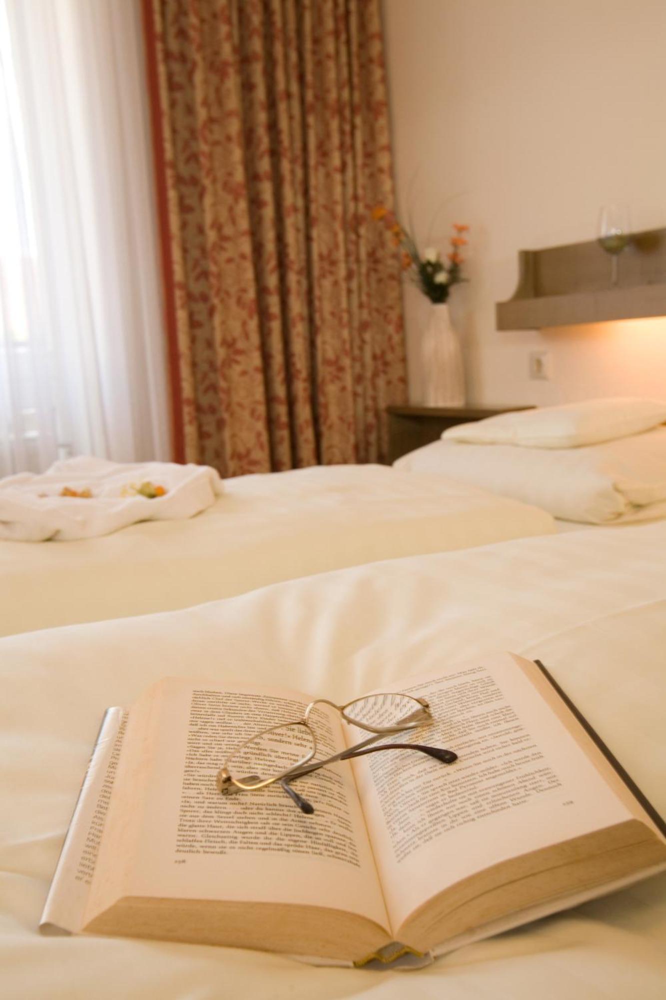 Graefliches Hotel Alte Post 바트 비른바흐 외부 사진